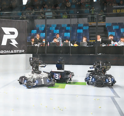 比賽現場的機器人。