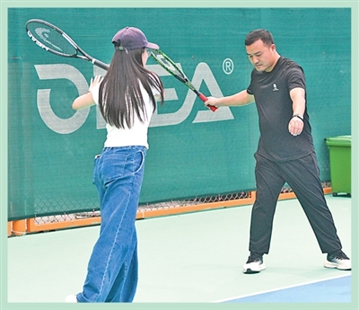 安徽合肥“享受運動 健康生活”開放日活動現場。   施 覺攝（影像中國）