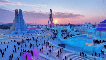 哈爾濱冰雪大世界航拍。新華社發