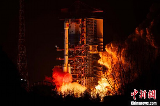 北京時間1月7日4時，我國在西昌衛星發射中心使用長征三號乙運載火箭，成功將實踐二十五號衛星發射升空。都鑫鑫 攝