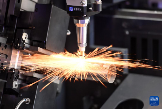 這是3月6日在天津工博會上拍攝的一款激光切割設備。新華社記者 趙子碩 攝
