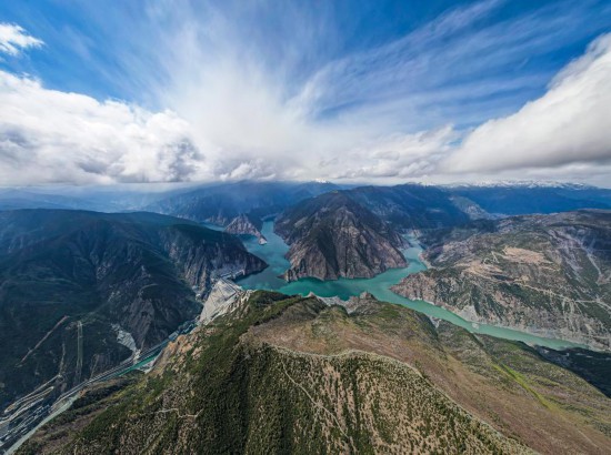 我國海拔最高的百萬千瓦級水電站——兩河口水電站。新華社記者薛晨 攝