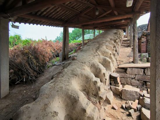 這是位于江蘇宜興丁蜀鎮的前墅龍窯（5月22日攝）。新華社記者 何磊靜 攝
