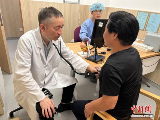 專家在門診中。受訪者供圖