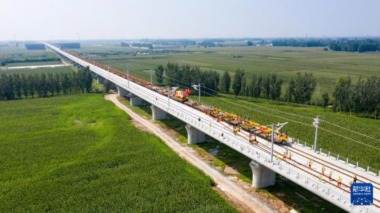 9月1日，工作人員在河北省河間市施工（無人機照片）。新華社發（袁瑞宇 攝）