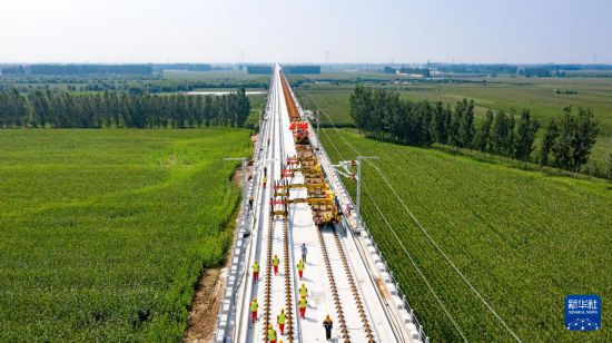 9月1日，工作人員在河北省河間市施工（無人機照片）。新華社發（袁瑞宇 攝）