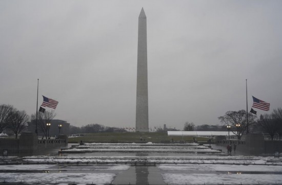 這是1月19日在美國華盛頓拍攝的華盛頓紀念碑。新華社記者吳曉凌攝