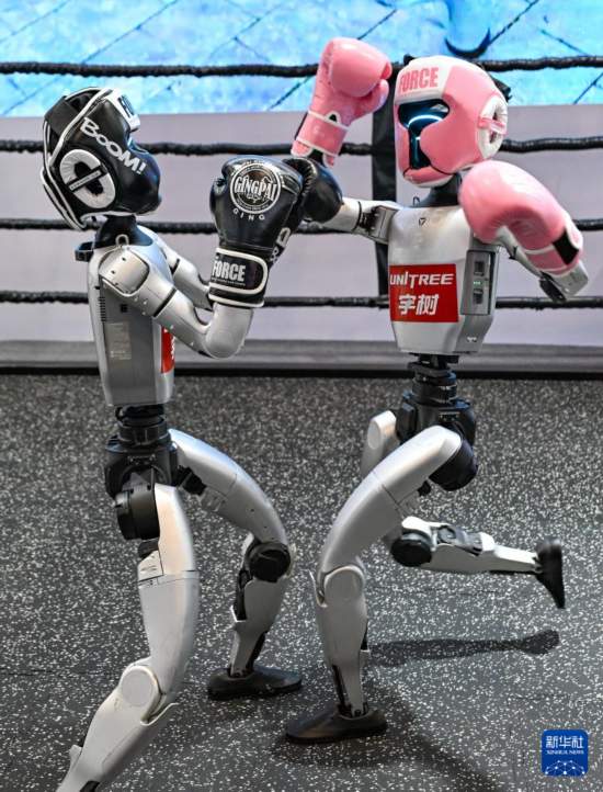 這是9月4日在2025世界智能產業博覽會宇樹科技展廳拍攝的機器人拳擊賽現場。新華社記者 王全超 攝