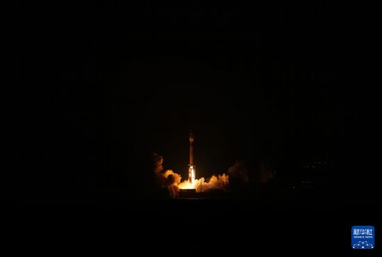 9月9日3時48分，我國太原衛星發射中心在山東日照附近海域使用捷龍三號運載火箭，成功將吉利星座05組衛星發射升空，衛星順利進入預定軌道，發射任務獲得圓滿成功。新華社發（郭金祺 攝）