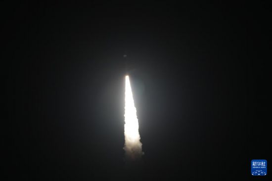 9月9日3時48分，我國太原衛星發射中心在山東日照附近海域使用捷龍三號運載火箭，成功將吉利星座05組衛星發射升空，衛星順利進入預定軌道，發射任務獲得圓滿成功。新華社發（郭金祺 攝）