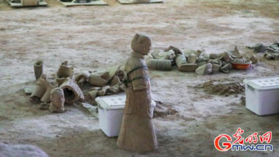 等待三維采集的兵馬俑碎片