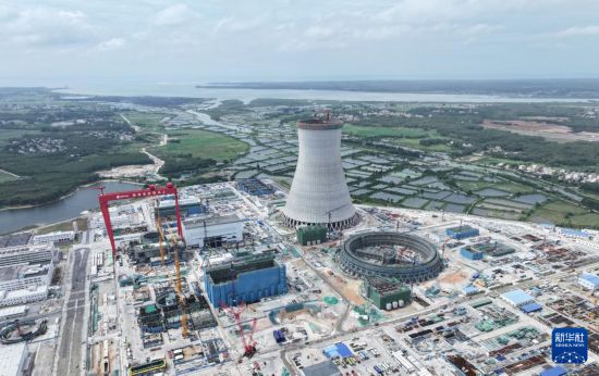 這是9月17日拍攝的國家電投廣東廉江核電項目施工現場（無人機照片）。新華社記者 鄧華 攝