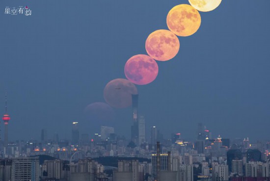 2023年9月29日，北京石景山區拍攝的中秋月（多張疊加）。（王藝胤 攝）