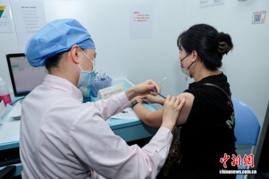 首款國產九價HPV疫苗在廣東正式開打。馬加敏 供圖