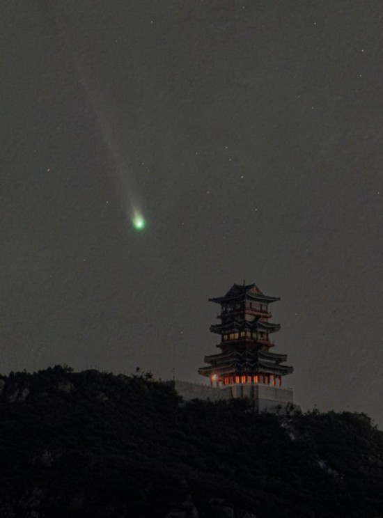 2025年10月12日凌晨，在北京門頭溝拍攝的萊蒙彗星。（王冰 攝）