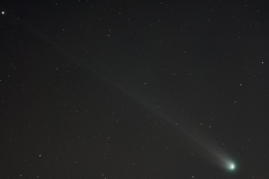 2025年10月14日凌晨，在天津靜海團泊湖拍攝萊蒙彗星。（劉仲利 攝）