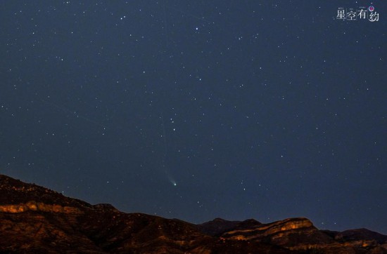 10月20日凌晨，在北京延慶區拍攝的萊蒙彗星。（解朝 攝）