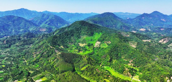 圖為金林隕石坑。新華社發