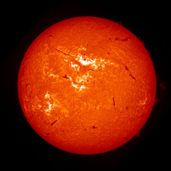 這是“羲和號”北京時間11月9日15時35分觀測到的X1.7級耀斑。（南京大學太陽科學數據中心供圖）